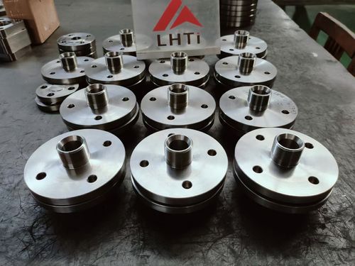 Últimas notícias da empresa sobre Características das flanges de titânio, métodos de selecção e diferenças das flanges de aço inoxidável